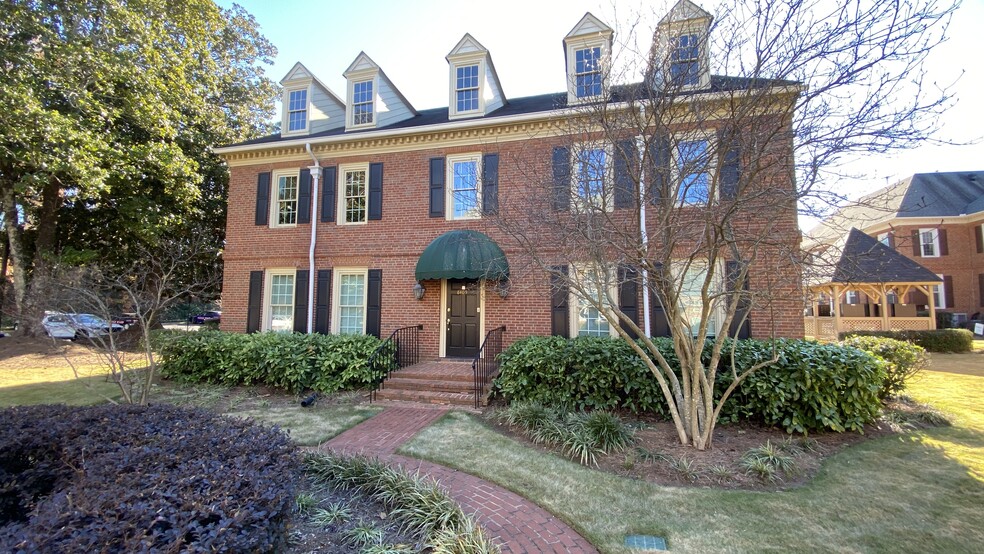 8409 Dunwoody Pl, Sandy Springs, GA en alquiler - Foto del edificio - Imagen 2 de 9