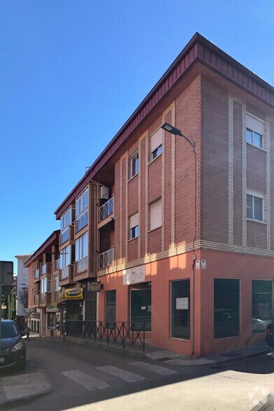 Edificio residencial en Azuqueca de Henares, Guadalajara en venta - Foto del edificio - Imagen 2 de 2