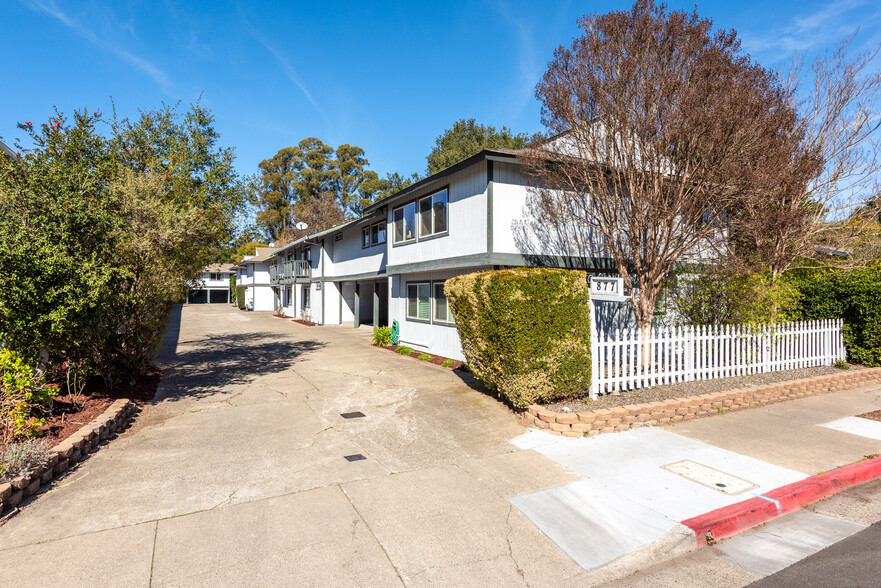 877 Sonoma Ave, Santa Rosa, CA en venta - Foto del edificio - Imagen 3 de 31