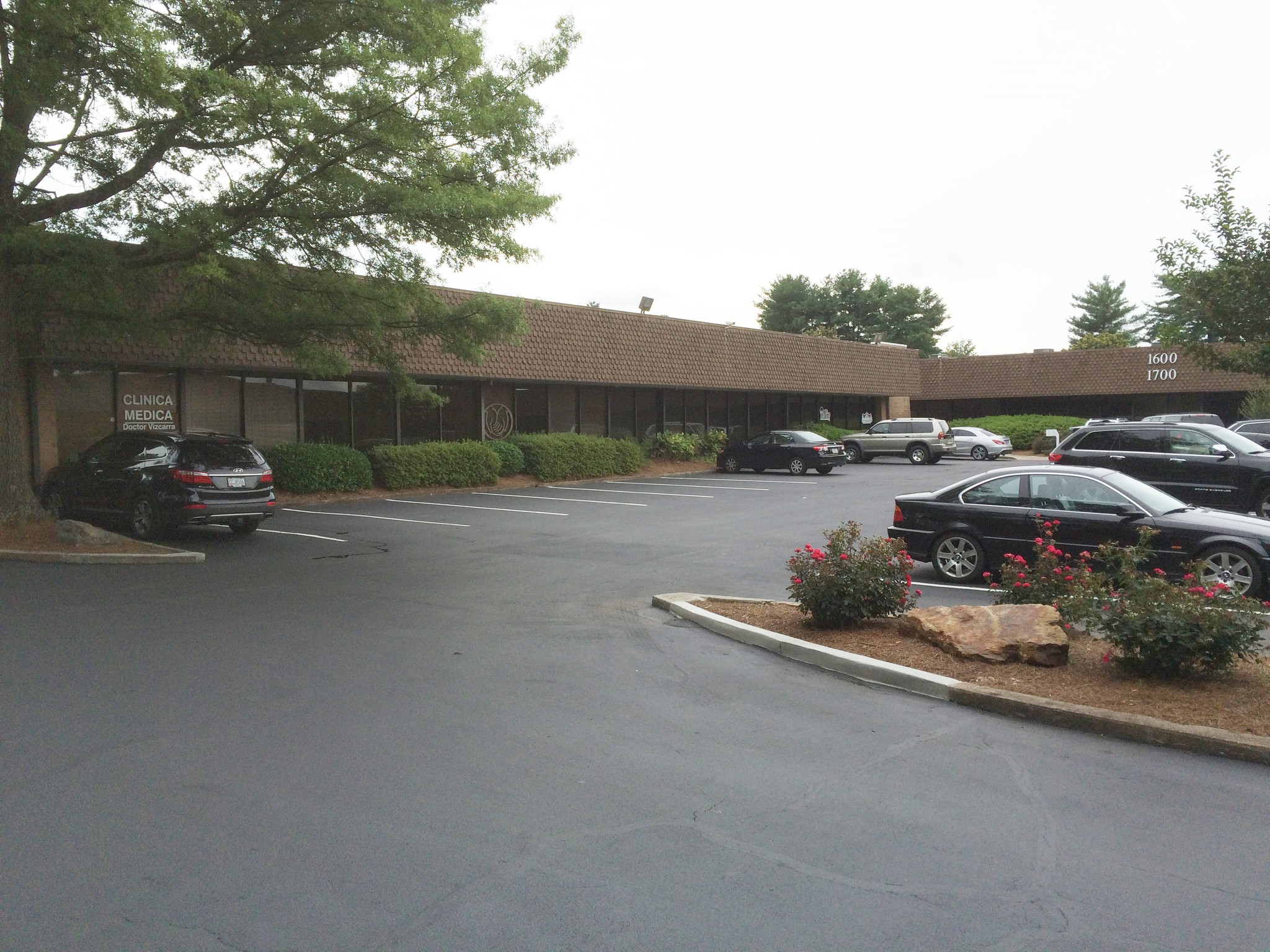 6825 Jimmy Carter Blvd, Norcross, GA en alquiler Foto del edificio- Imagen 1 de 13