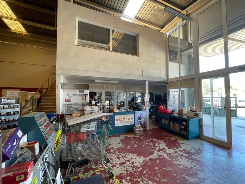 Nave en La Pobla de Mafumet, Tarragona en venta - Foto del edificio - Imagen 2 de 11
