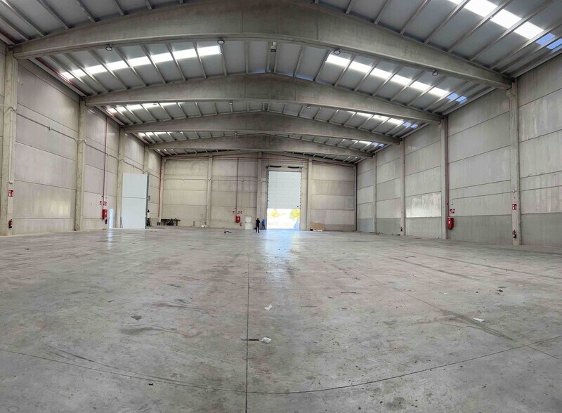 Nave en Chiloeches, Guadalajara en venta - Foto del edificio - Imagen 1 de 7