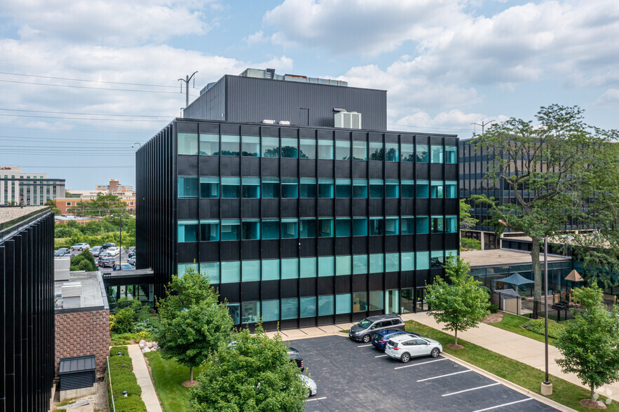 9933 Woods Dr, Skokie, IL en alquiler - Foto del edificio - Imagen 2 de 11