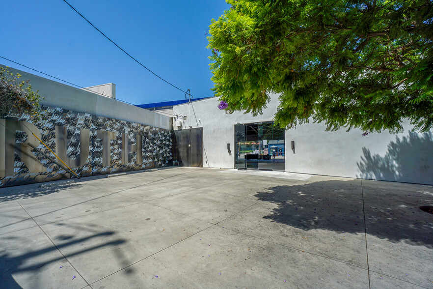 8626-8630 Melrose Ave, Los Angeles, CA en alquiler - Foto del edificio - Imagen 3 de 3