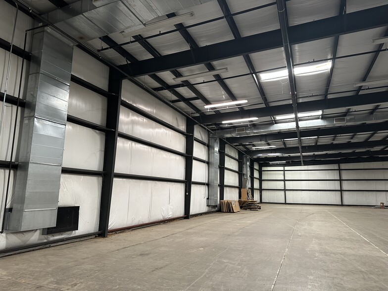 135 Industrial Blvd, Madison, MS en alquiler - Foto del interior - Imagen 2 de 16