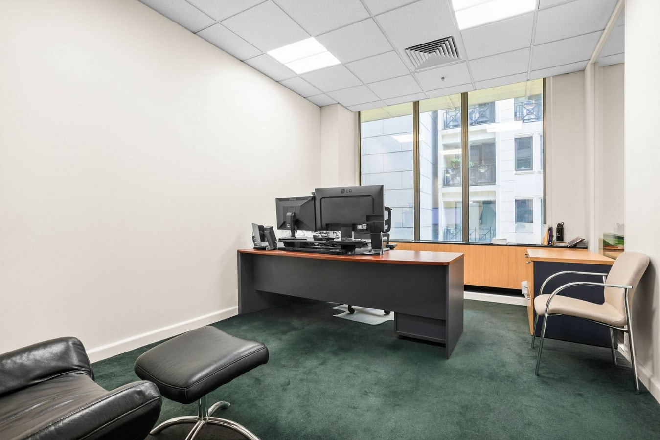 368 St Kilda Rd, Melbourne, VIC 3004 - Unidad 207 -  - Foto del interior - Image 1 of 5