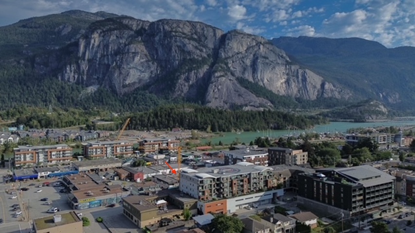 38033-38041 2 Av, Squamish, BC en venta - Foto del edificio - Imagen 3 de 7