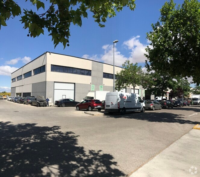 Carretera Ajalvir, 1, Alcalá de Henares, Madrid en venta - Foto del edificio - Imagen 2 de 4