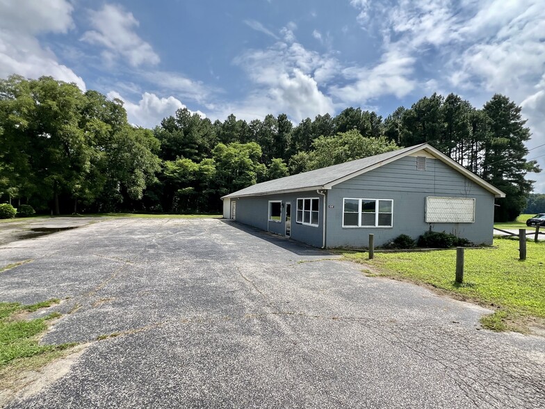 15242 General Puller Hwy, Deltaville, VA en venta - Foto del edificio - Imagen 2 de 20