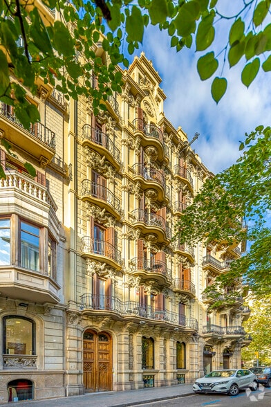 Local en Barcelona, Barcelona en alquiler - Foto del edificio - Imagen 1 de 4
