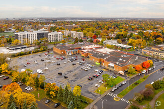 740 Boul de la Côte-Vertu, Montréal, QC - VISTA AÉREA  vista de mapa - Image1