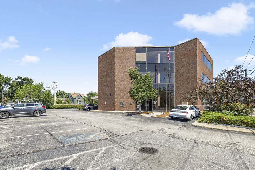 999 S Broadway, East Providence, RI en alquiler - Foto del edificio - Imagen 1 de 31