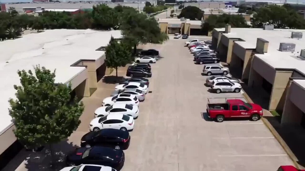 2000 E Randol Mill Rd, Arlington, TX en alquiler - Vídeo de anuncio comercial - Imagen 3 de 45