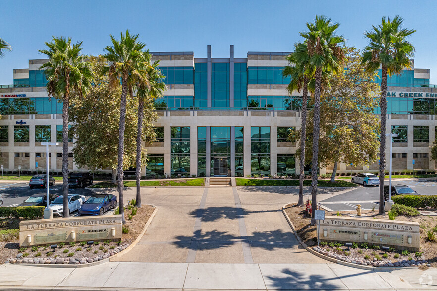 500 La Terraza Blvd, Escondido, CA en alquiler - Foto del edificio - Imagen 2 de 8