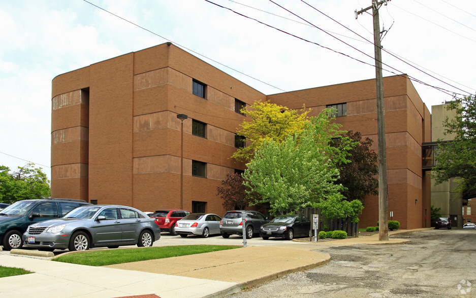 4269 Pearl Rd, Cleveland, OH en alquiler - Foto del edificio - Imagen 2 de 29