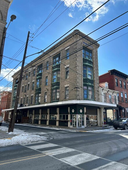 201 W Market St, Pottsville, PA en venta - Foto del edificio - Imagen 2 de 10