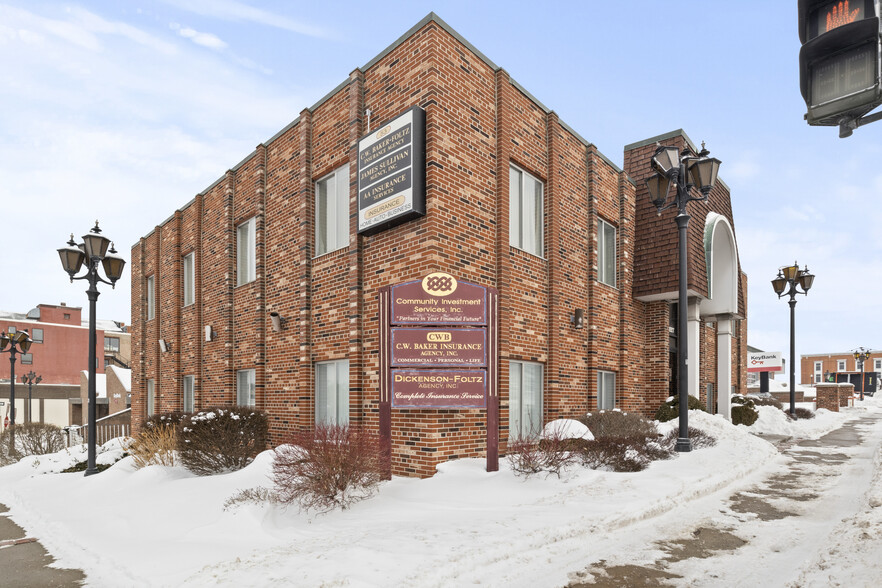 53 Walnut St, Lockport, NY en venta - Foto del edificio - Imagen 2 de 15