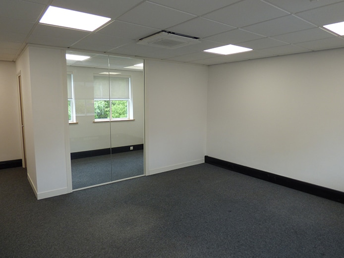 9-10 Ardent Ct, Henley In Arden, WMD B95 5GF - Unidad 10 - - Foto del interior - Image 1 of 4