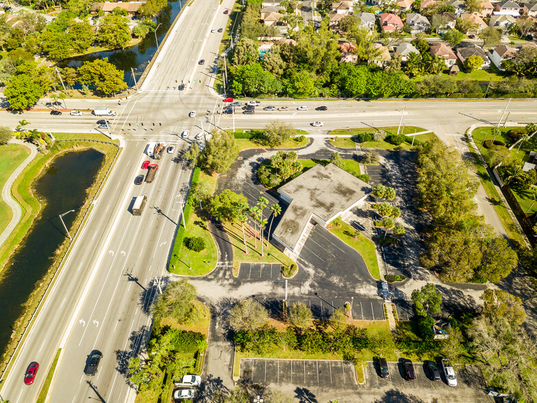 10000 Taft St, Pembroke Pines, FL en alquiler - Foto del edificio - Imagen 3 de 13