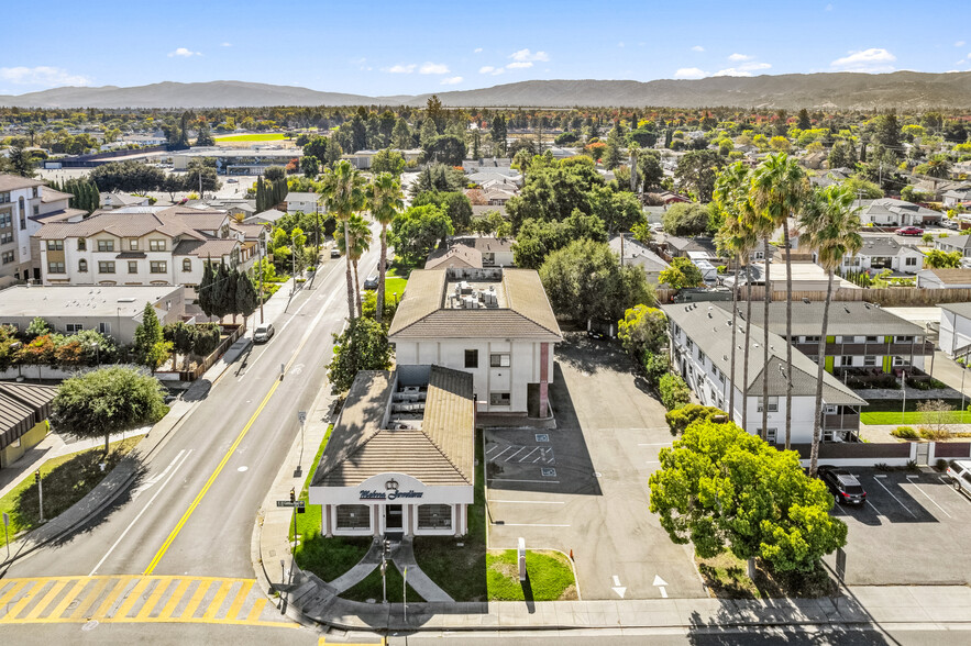 998 E El Camino Real, Sunnyvale, CA en venta - Foto del edificio - Imagen 3 de 18