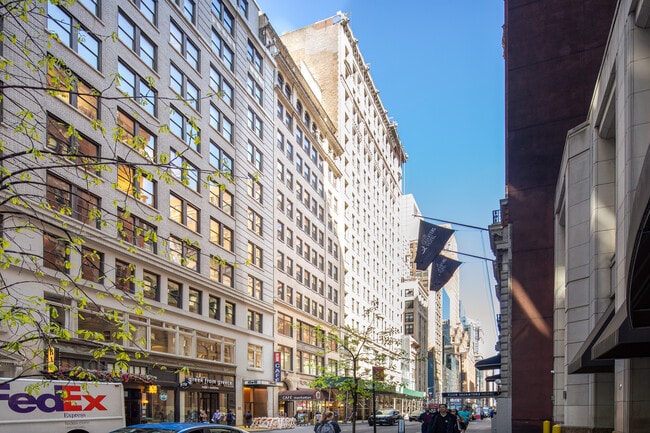 Más detalles de 35 W 45th St, New York, NY - Oficina, oficina/clínica en alquiler