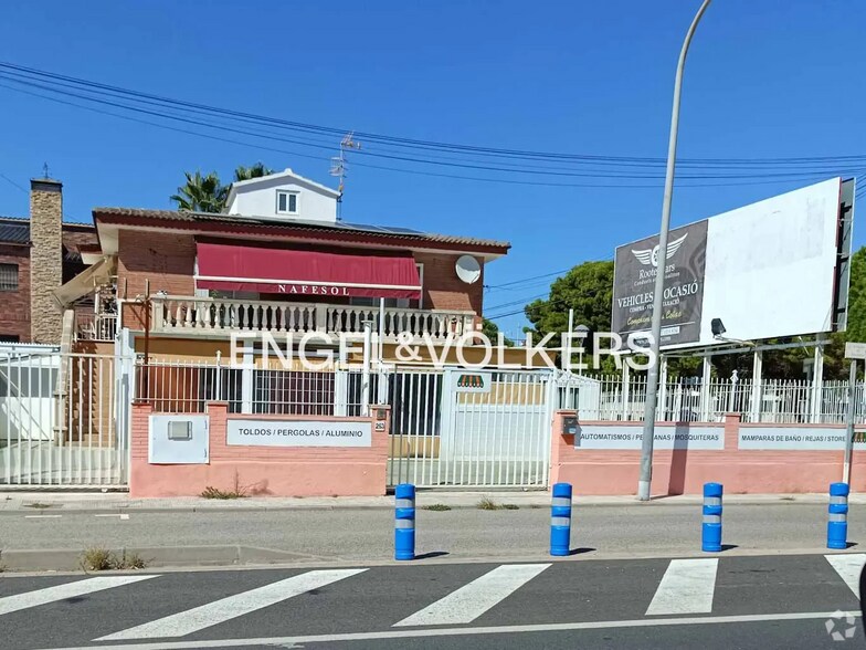 Local en Cunit, Tarragona en venta - Foto del edificio - Imagen 3 de 5