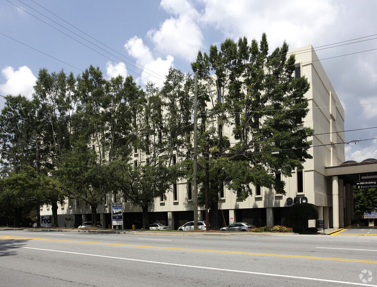 960 Johnson Ferry Rd NE, Atlanta, GA en alquiler - Foto del edificio - Imagen 2 de 2