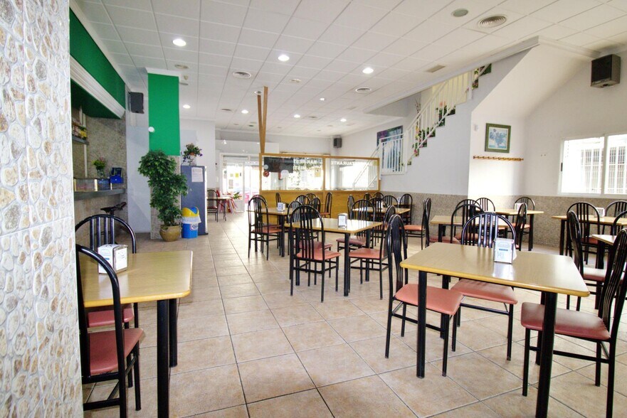 Local en Elche, Alicante en venta - Foto del edificio - Imagen 2 de 42