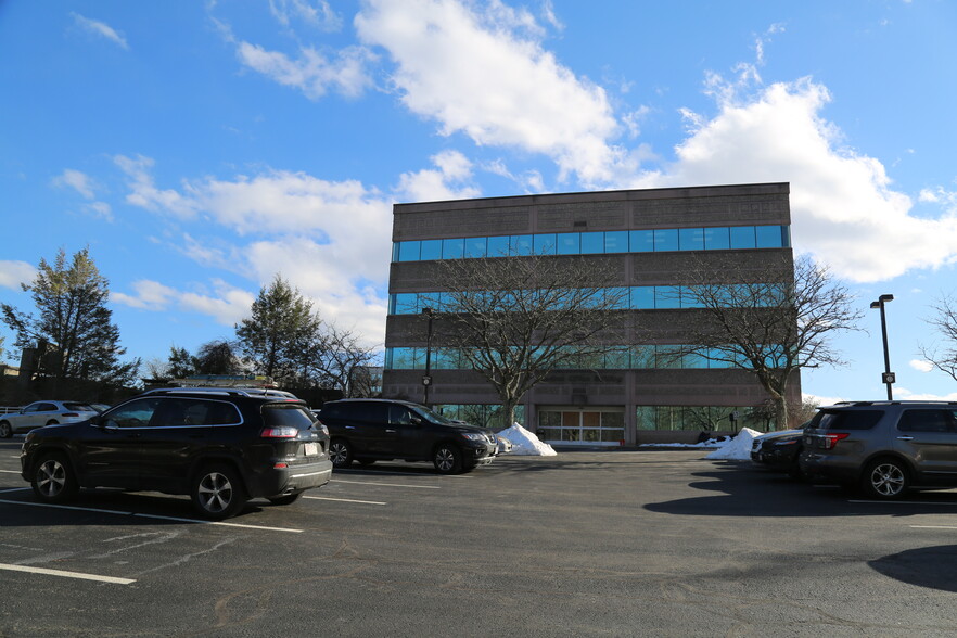 3 Woodland Rd, Stoneham, MA en venta - Foto del edificio - Imagen 3 de 9