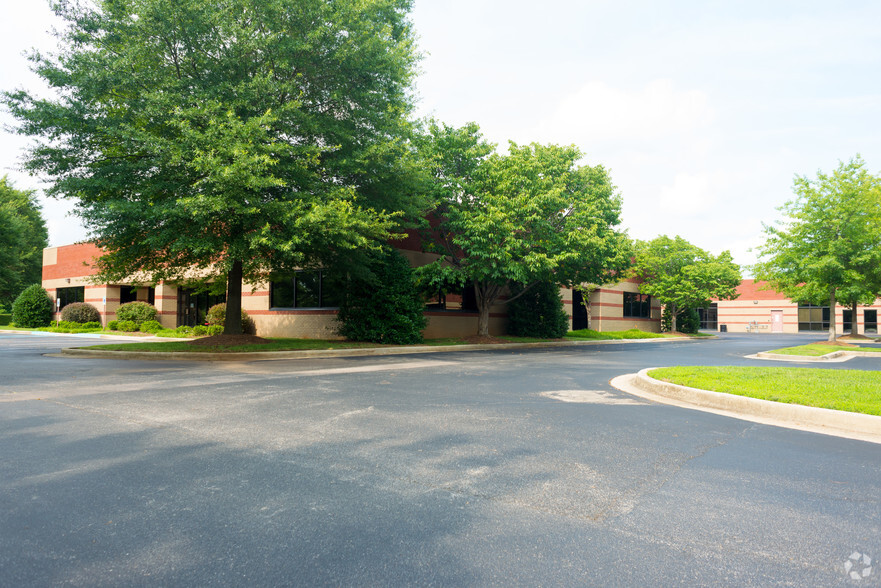 7067 Old Madison Pike NW, Huntsville, AL en alquiler - Foto del edificio - Imagen 2 de 9