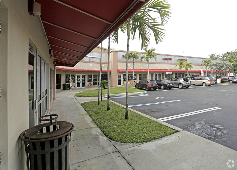 3900 Pembroke Rd, Pembroke Pines, FL en alquiler - Foto del edificio - Imagen 2 de 4