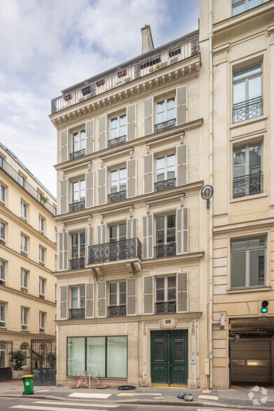 15 Rue De Londres, Paris en alquiler - Foto del edificio - Imagen 2 de 3