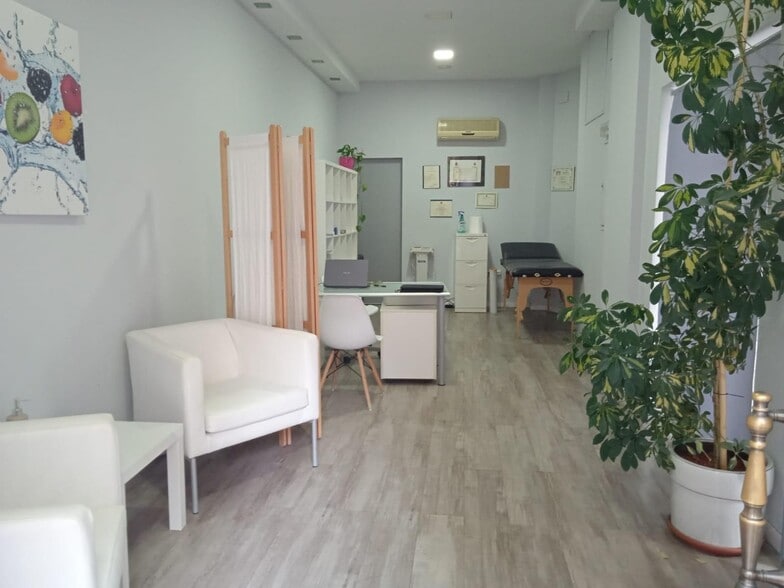 Local en Cáceres en venta - Foto del edificio - Imagen 3 de 5