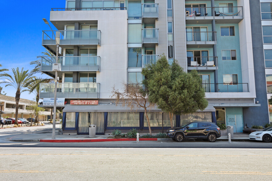 13488 Maxella Ave, Marina Del Rey, CA en alquiler - Foto del edificio - Imagen 2 de 10