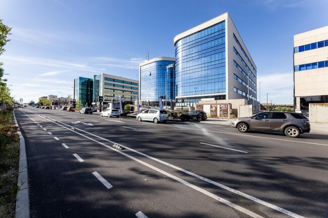 Más detalles de Avenida de la Albufera, 321, Madrid - Oficina en venta