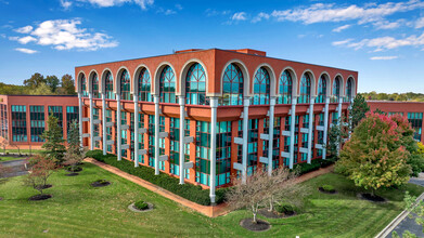 100 Corporate Pky, Amherst, NY en alquiler Foto del edificio- Imagen 1 de 33