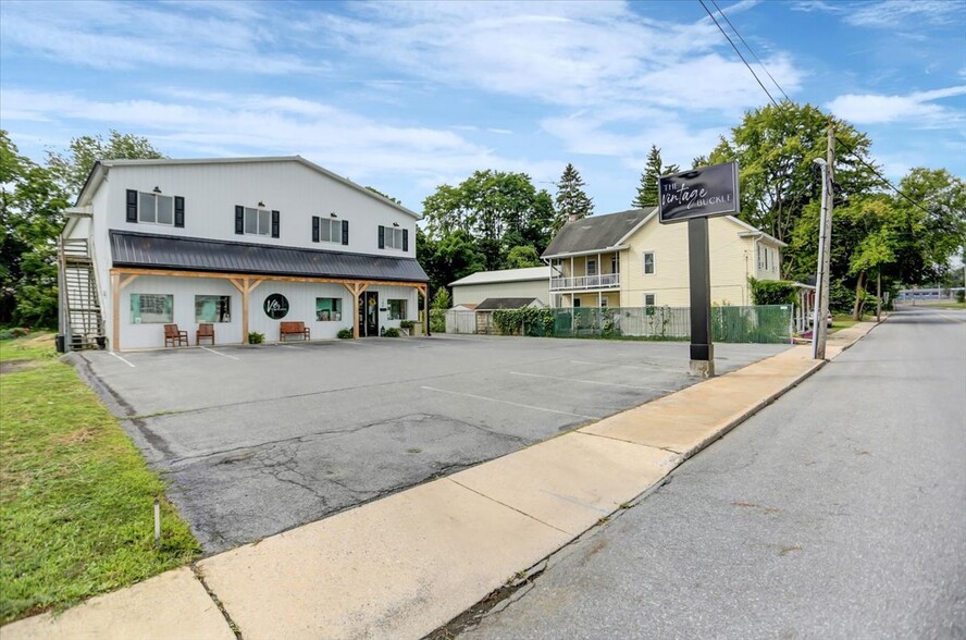 140 W Orange St, Shippensburg, PA en venta - Foto del edificio - Imagen 2 de 48