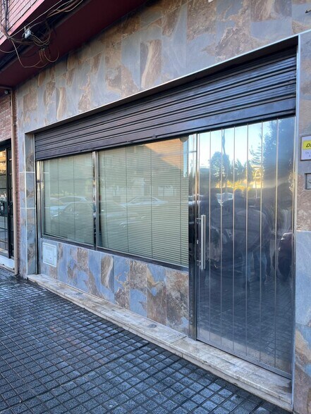 Local en Córdoba, Córdoba en venta - Foto del edificio - Imagen 2 de 16