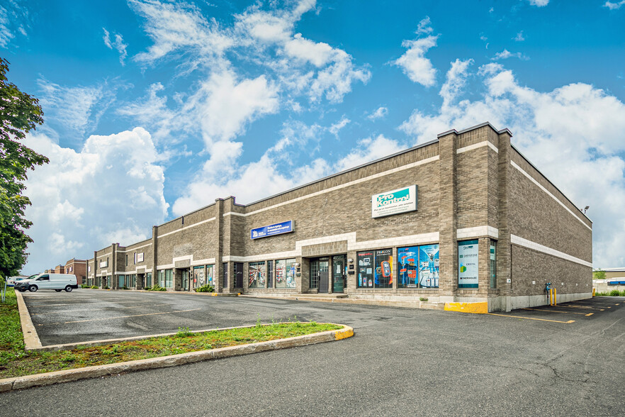 908-926 Rue Jean-Neveu, Longueuil, QC en alquiler - Foto del edificio - Imagen 1 de 1