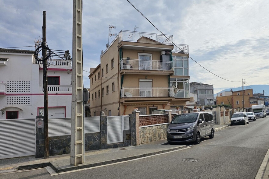 Edificio residencial en Santa Perpètua de Mogoda, Barcelona en venta - Foto del edificio - Imagen 2 de 23