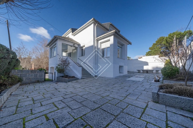 Más detalles de Avenida de la Victoria, 73, Madrid - Oficina en alquiler