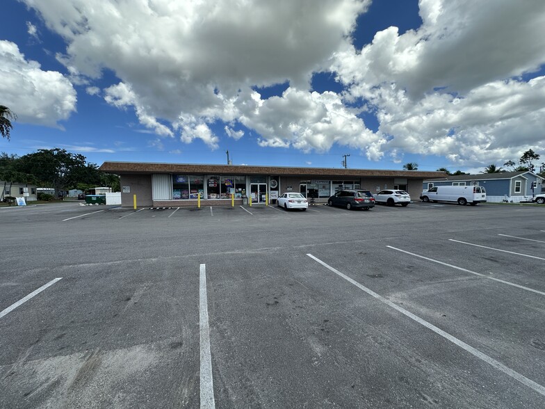 2230-2246 Haverhill Rd N, West Palm Beach, FL en alquiler - Foto del edificio - Imagen 2 de 23