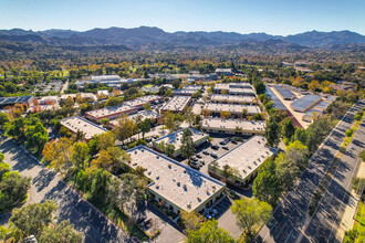 31304-31348 Via Colinas, Westlake Village, CA en alquiler Vista aérea- Imagen 2 de 8