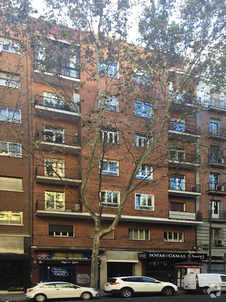 Calle de Ríos Rosas, 38, Madrid, Madrid en alquiler - Foto del edificio - Imagen 2 de 3