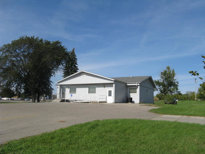 1121 Pebble Lake Rd, Fergus Falls, MN en venta - Foto del edificio - Imagen 2 de 15