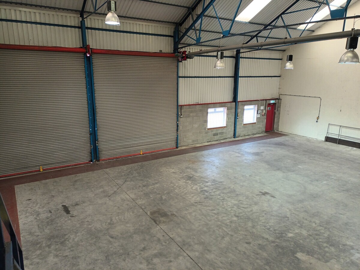 Bristol Rd, Dunball, SOM TA6 4TB - Unidad 110-111 -  - Foto del interior - Image 1 of 3