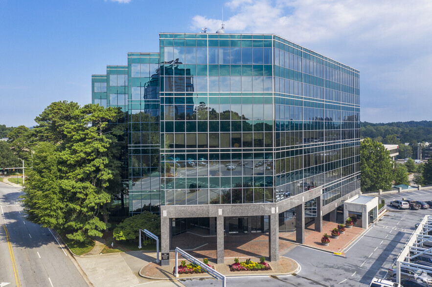 780 Johnson Ferry Rd NE, Atlanta, GA en alquiler - Foto del edificio - Imagen 1 de 24