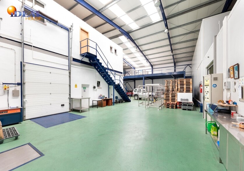 Nave en Dúrcal en venta - Foto del edificio - Imagen 3 de 35