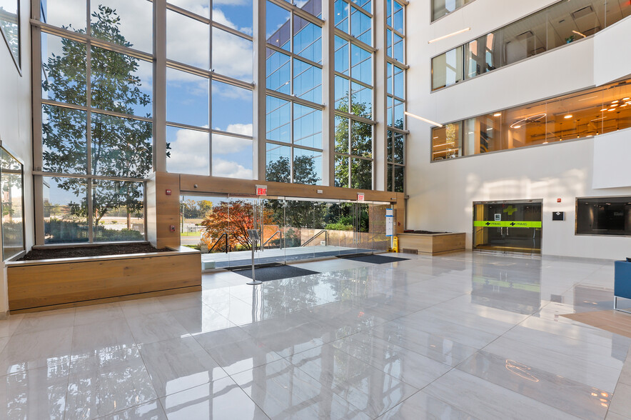 11200 Rockville Pike, North Bethesda, MD en alquiler - Vestíbulo - Imagen 1 de 21