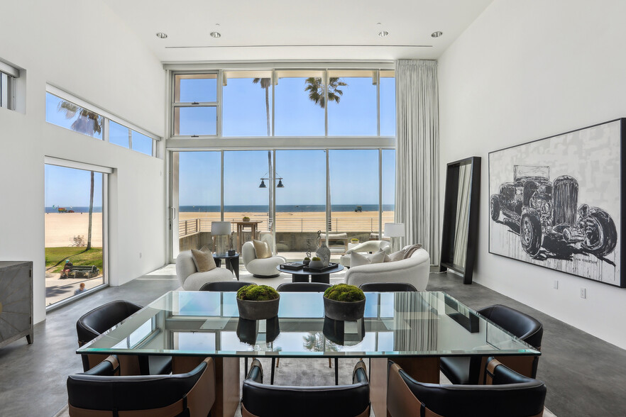 619 Ocean Front Walk, Venice, CA en venta - Foto del interior - Imagen 1 de 27